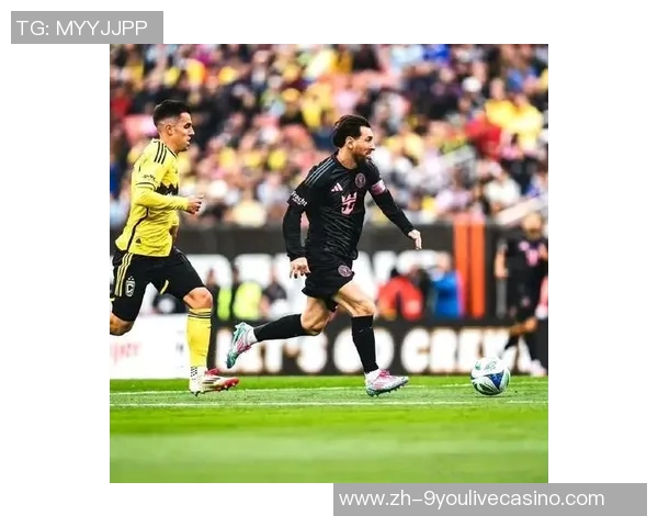 足球明星头像的魅力与影响力探讨：从球场到社交媒体的视觉传播